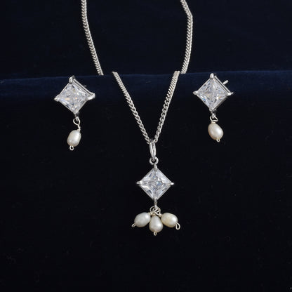 Silver Dewdrop Pearl Neckless Set