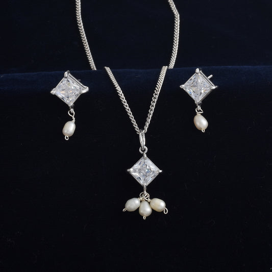 Silver Dewdrop Pearl Neckless Set
