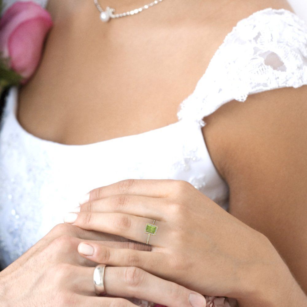 "Emerald Enchantment: A Natural Green Period Diamond Ring"